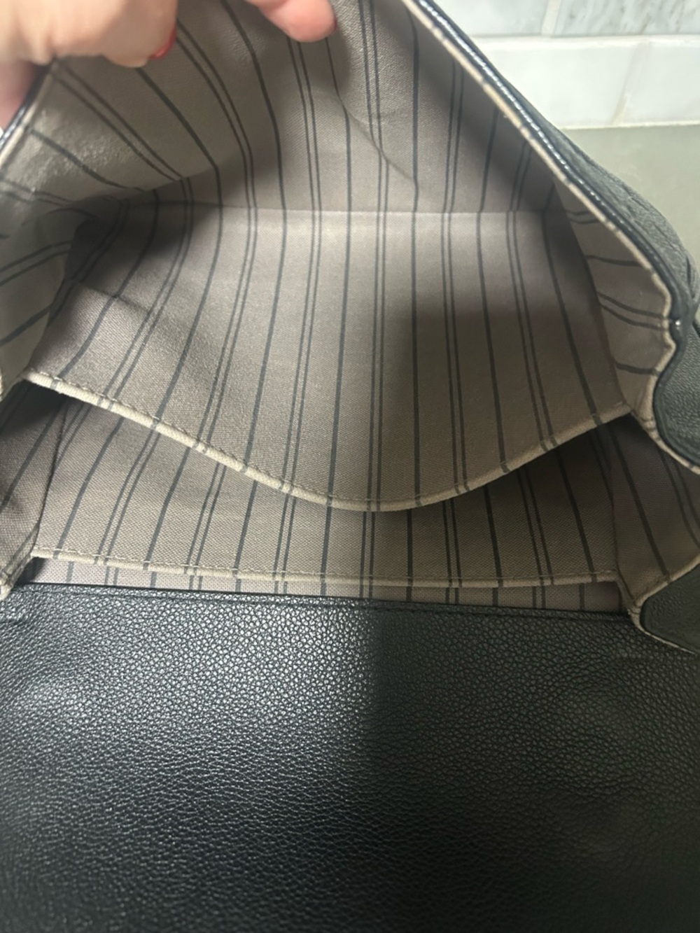 Louis Vuitton Pochette Metis Black Leather - Picture 9 of 11
